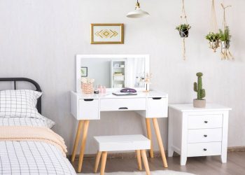 Bàn trang điểm là đồ vật không thể thiếu trong phòng ngủ