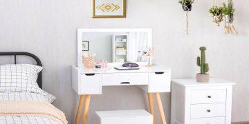 Bàn trang điểm là đồ vật không thể thiếu trong phòng ngủ