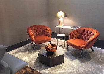 Vệ sinh ghế bành thường xuyên sẽ giúp tuổi thọ ghế được kéo dài