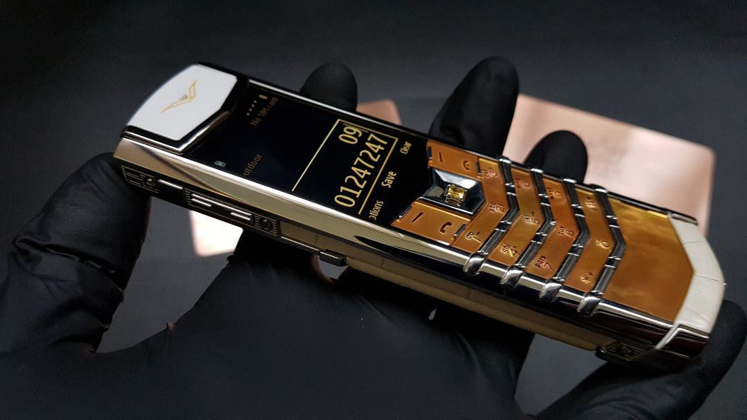 Một chiếc Vertu có thể lên đến hàng tỷ đồng tùy dòng máy