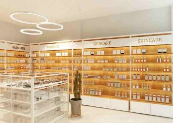 Kệ trưng bày mang đến nhiều sự hữu ích