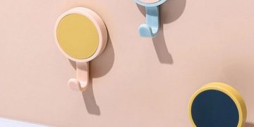 Sử dụng móc treo tường như thế nào để không bị bong tróc