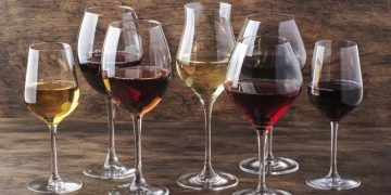 Chọn ly uống rượu vang tốt nhất phù hợp theo từng loại rượu