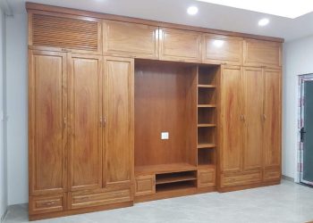 Tủ âm tường gỗ tự nhiên có những ưu điểm gì khi sử dụng?