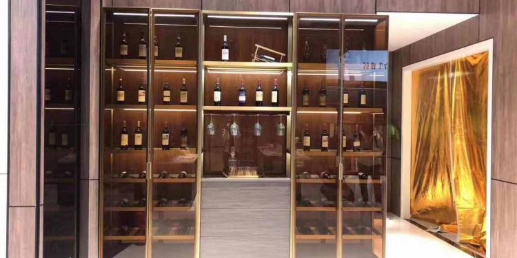 Tủ rượu âm tường - Hướng dẫn bạn cách chọn tủ rượu tốt