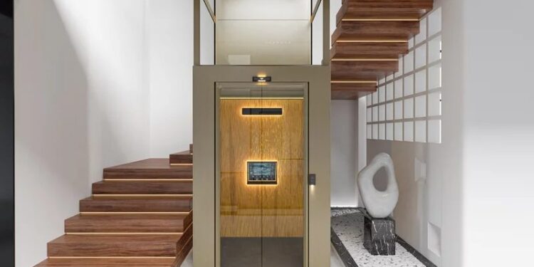 Gia chủ nên kết hợp thép với vật liệu khác để cân bằng chi phí